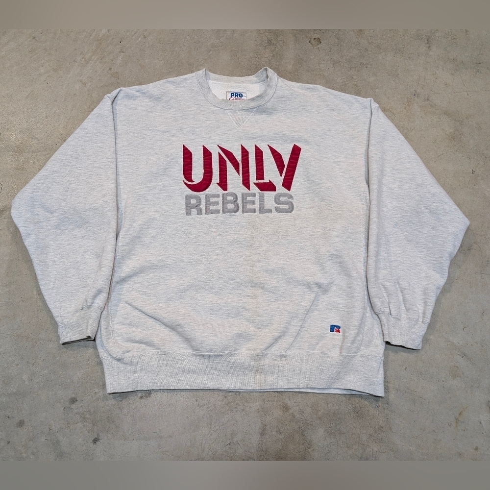 VTG Russell Athletic UNLV Rebels Men's XXL Sweater Flaws Geay Stitched